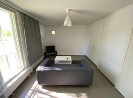 Practical Apartment for 2, hotel i Smedsbacka