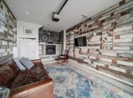 Modern 1BR Condo Stylish Stay Near Uptown CLT