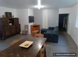 Appartement dans les Gorges de la Sioule proche rivière