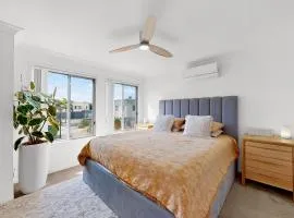 Spacious 3 bedroom townhouse with patio and pool
