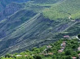 Halidzor Guest House