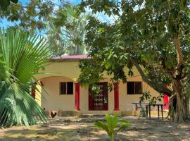 Sunshine Guesthouse Bafuloto, hotel sa parkingom u gradu Bafuloto