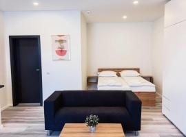 Urban76 Apartments、トゥルグ・ムレシュのキッチン付きホテル