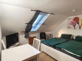 Deisterferien FeWo Hygge unterm Dach, 3 Personen, Landesgartenschau, Balkon, Nur Netflix, WLAN, A2 Nähe: Beckedorf şehrinde bir otel