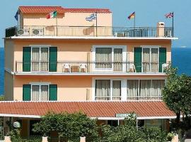 Hotel Perama, hotel v destinaci Perama