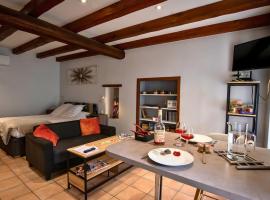 Le Petit Mona Elowen, hotel in Civaux