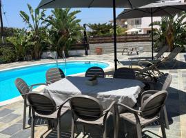 Sunset Bungalow, bungalov v destinaci Paphos City
