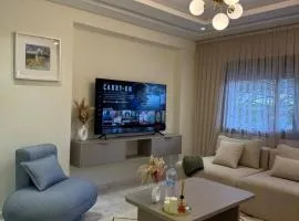 Cozy apartment Beach and Souk within walking distance