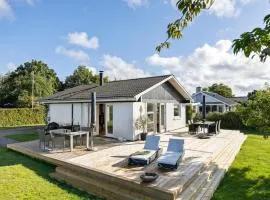 3 Bedroom Stunning Home In Karrebæksminde