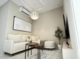 Boulevard View Luxury Apartment