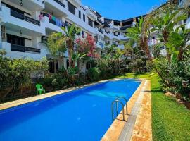 Escapada junto al mar en Wadlaw Piscina & relax，位于拉乌的酒店