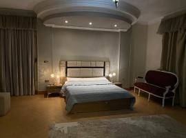 The Gardenia Villa Chic Escape with Pool, hotel in 6th Of October