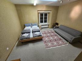 Privat Zimmer, WC in Altstadt Chur, Saturn, Pension in Chur