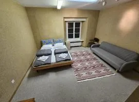 Privat Zimmer, WC in Altstadt Chur, Saturn