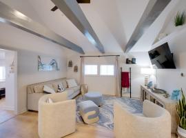 'Wishin & Fishin' Walkable Erie Home By the Beach!, hótel í Erie