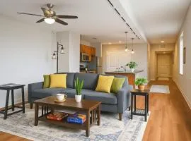 Luxe Downtown Suite Stadiums, Casino, R&R Hall!