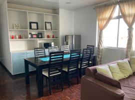 Belgian Home Near Mansion House 12 pax, hotel in Sampong