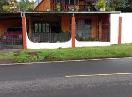Cabaña con patio y tres cuartos