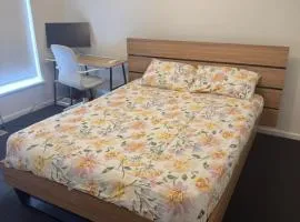 Spacious Room in Ivanhoe, Melbourne