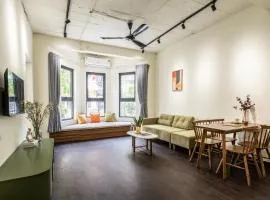 SIRIUS Villa Downtown-Spacious Lounge-BBQ-FreeAirport Shuttle
