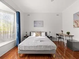 Spacious Double Ensuite Room in Marsfield - Well-Connected Suburb