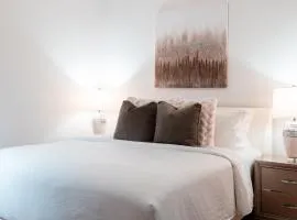 2BR Apt with Parking Garden View Walk to Waterfront