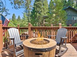 Lewis Creek cabin near Yosemite king beds、オークハーストのヴィラ