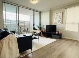 Merrylands 2bedrooms Apt with free car parking