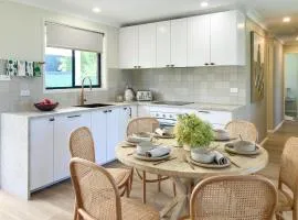Newly Renovated, Quiet, 5min Walk to the Beach