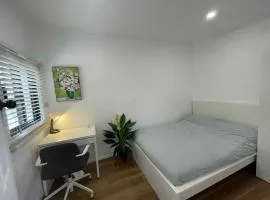 Oakleigh South Charm