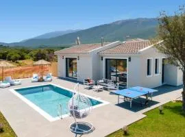 Villa Drogarati Cottage by Villa Plus