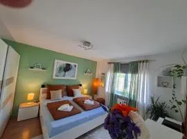 Ferienhaus Ninua, 2 Schlafzimmer, Garten Terrasse
