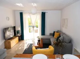 15 minutes from Athens airport