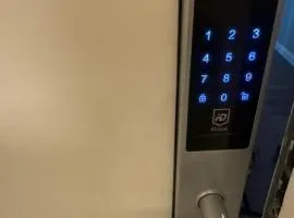 2 rooms in 100 sqm apt