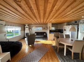 Camp Caroli Olala, cabana o cottage a Jukkasj&auml;rvi