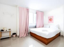 XX Oh My Nap Nana Soi 3 -โอมาย แนปเทล ซอย 3, hotel di Makkasan