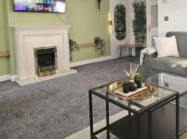 Stunning Contractor home, Company workers WLC, Netflix