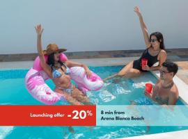 Luxury Villa with Private Pool in Punta Cana, Hotel in Punta Cana