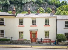 4 Bed in Matlock Bath oc-r32432