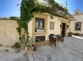 Casamari nel centro di Marzamemi