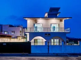 Quarts by Pine Stays, Lonavala