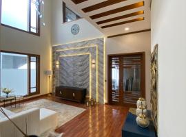 5 bed room luxury villa in DHA phase 8, Hotel am Strand in Lahore