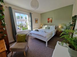 West Street Views - Flat 2，位于温伯恩大教堂的酒店