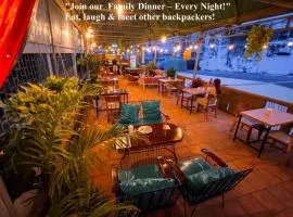 Social Backpacker Hostel & Rooftop Bar