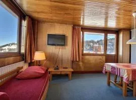 Studio 4 personnes au pied des pistes avec balcon, cuisine équipée et TV - FR-1-455-107