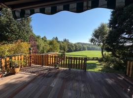 Ferienhaus im Feriendorf Freilingen (Eifel)., hotel in Freilingen
