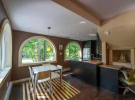 Stylish 1 bedroom ap in downtown