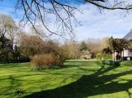 Chalet 15 pers écologique et moderne de 7 chambres à 15 km de la mer