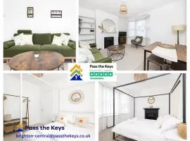 Pass the Keys Poets' Corner Stylish Apartment Station Location