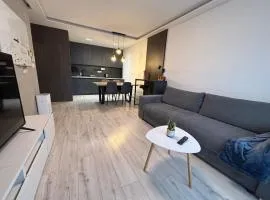 PA - Central Apartment with Parking